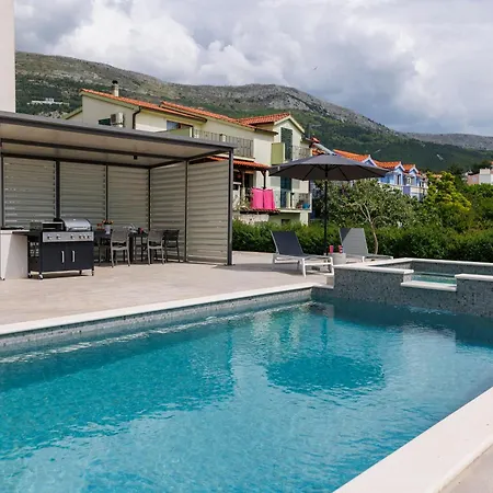 Villa Fantastic House