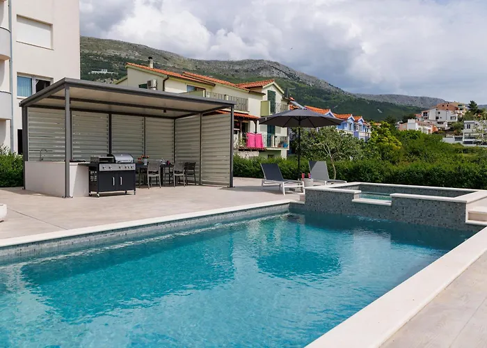 Villa Fantastic House