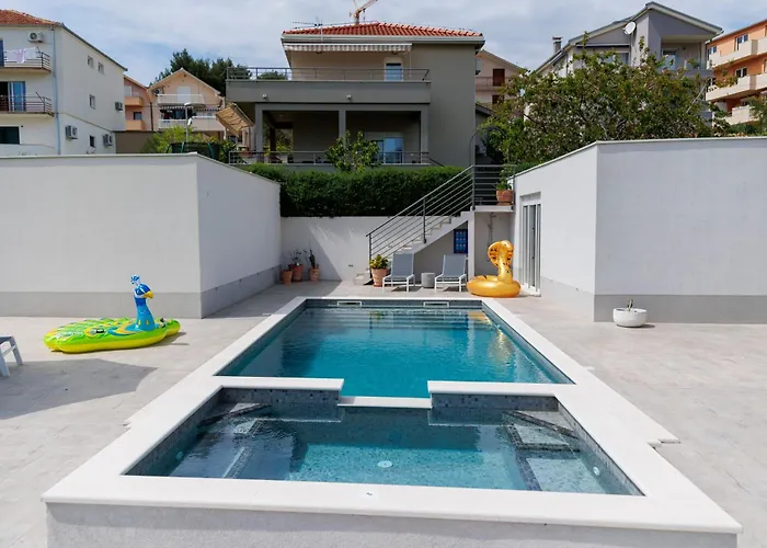 Fantastic House *