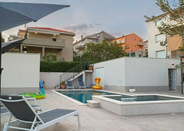 Villa Fantastic House *