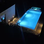 Fantastic House Vila